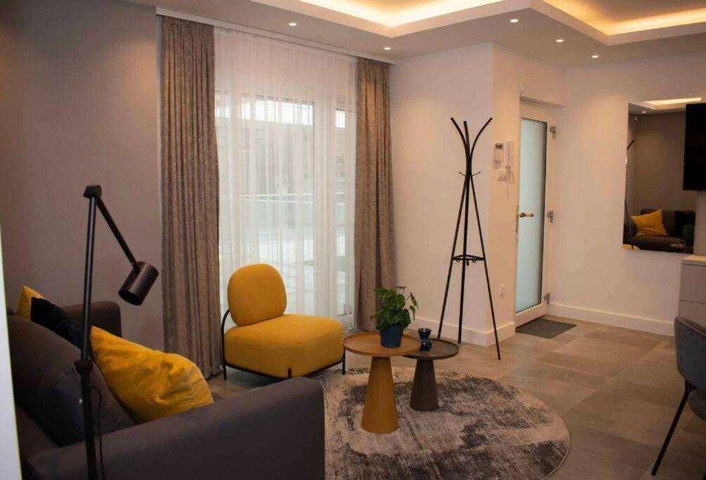 Apartment Luxury Cozy 2 Bdr Downtown Apt.3 *